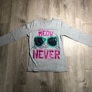 Long-sleeved cat shirt